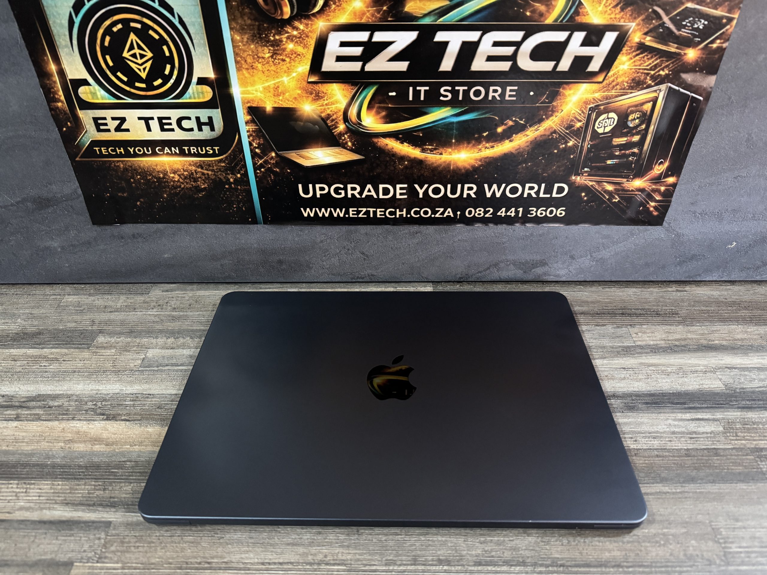 Apple MacBook Air M4 16GB RAM 256GB SSD Midnight + Black Magic Mouse | Like New WARRANTY till 2027 Apple MacBook Air M4 16GB RAM 256GB SSD Midnight + Black Magic Mouse | Like New WARRANTY till 2027 - Image 5